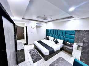 Hotel The Katra Avenue